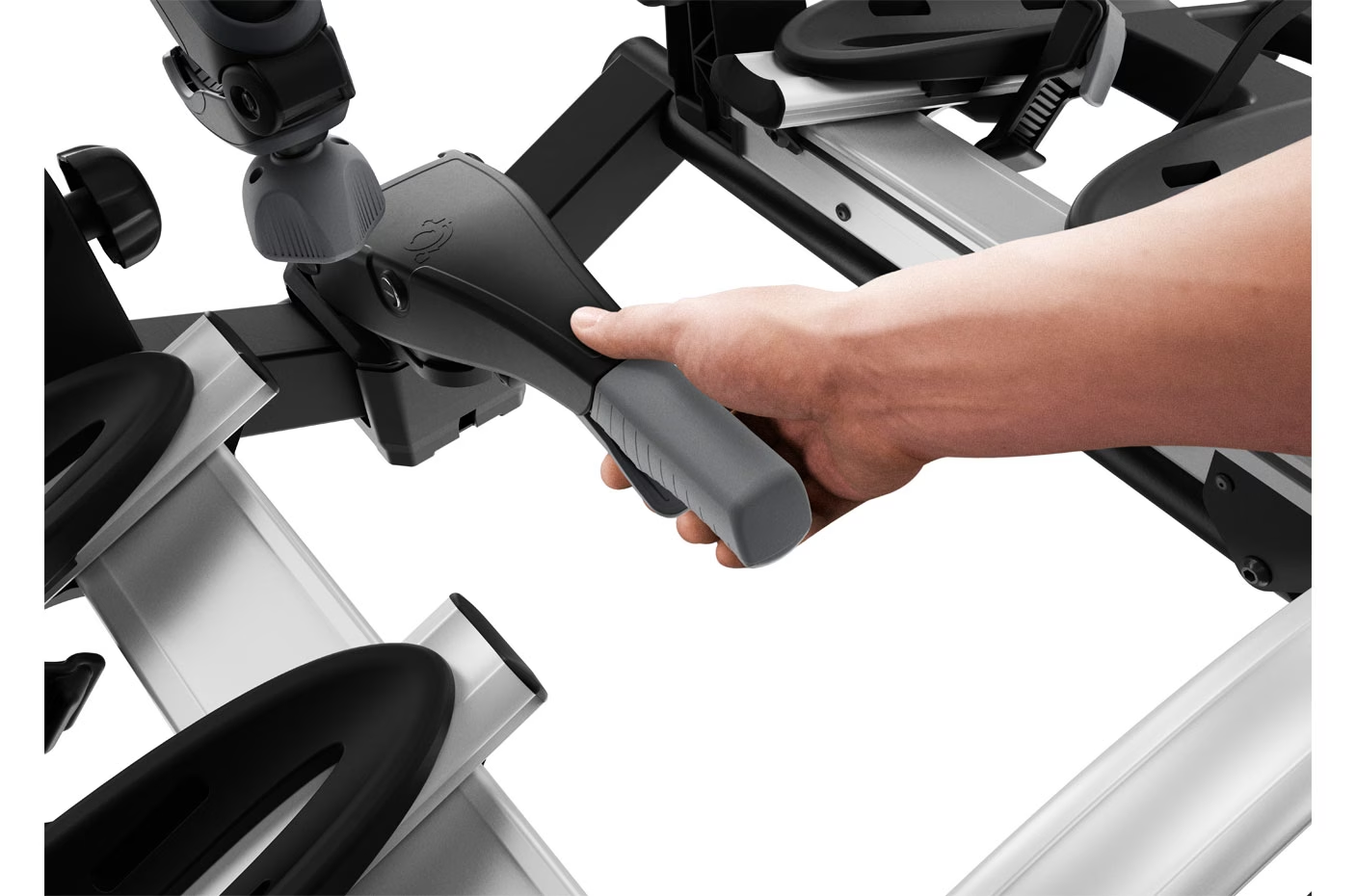 Installer le porte-vélos VeloCompact de THULE sur la boule d'attelage de votre voiture, van ou fourgon aménagé