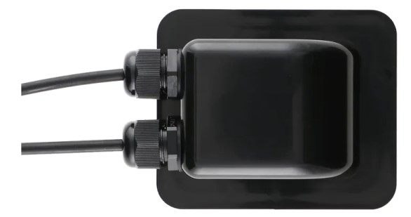 Passe fil double pour câble solaire fourni avec panneau MSSH MESTIC