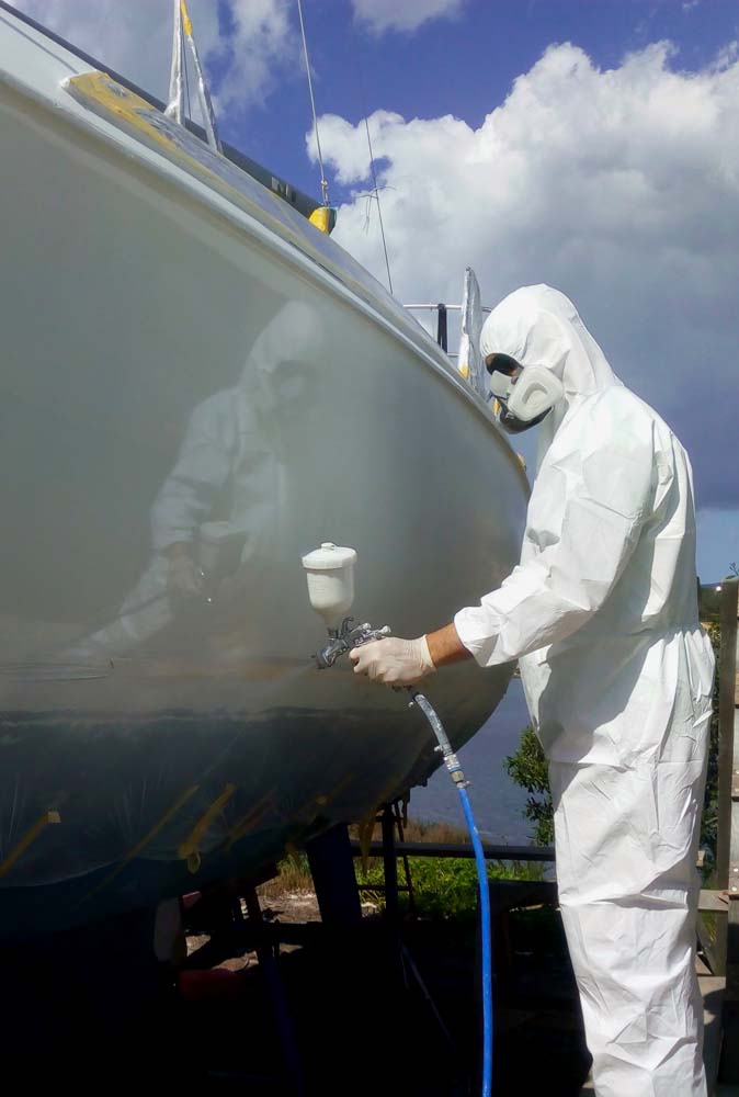 Carénage du bateau : préparation du bateau et application de l’antifouling
