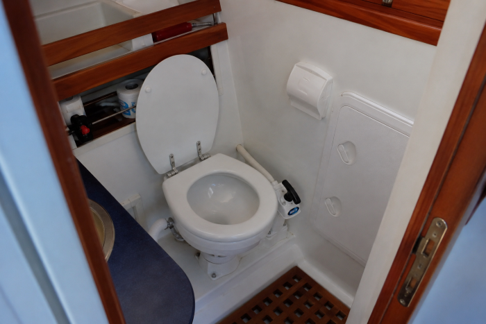 WC à bord du bateau : quelles solutions et comment les utiliser ?